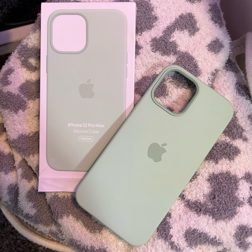 Apple IPhone 12 Pro Max Green Case